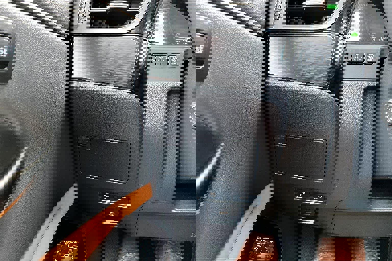 Used 2025 Lexus ES 300h w/ Premium Package image 36