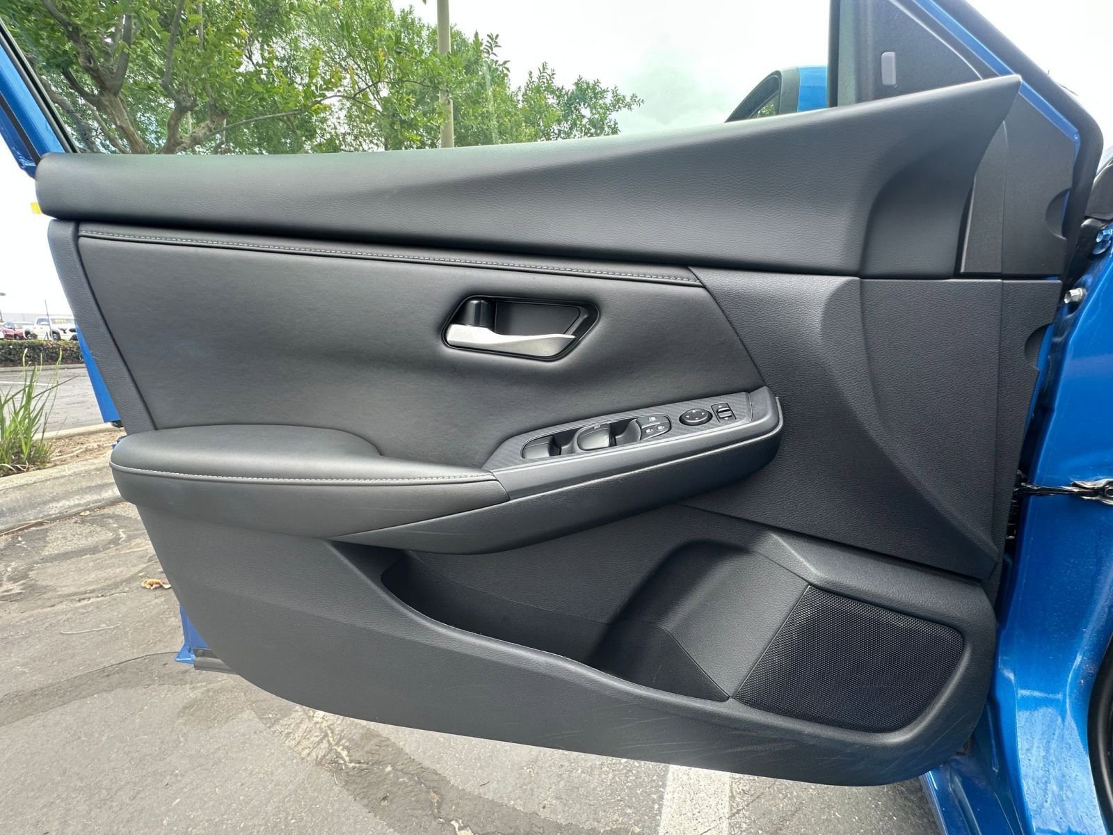 Used 2025 Nissan Sentra SV image 18