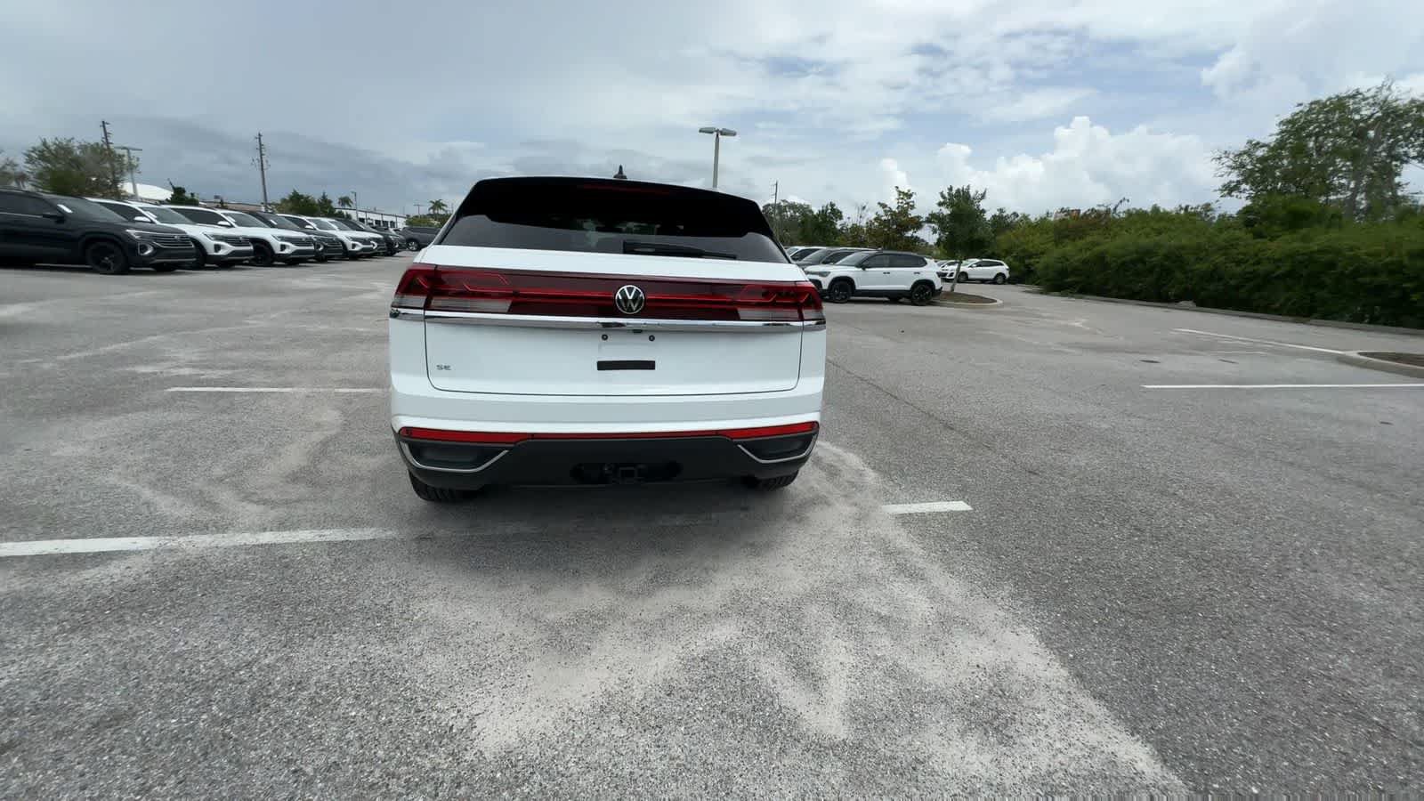 Certified 2024 Volkswagen Atlas Cross Sport SE FWD image 7
