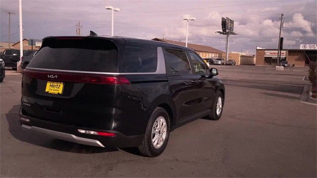 Used 2024 Kia Carnival LX image 9