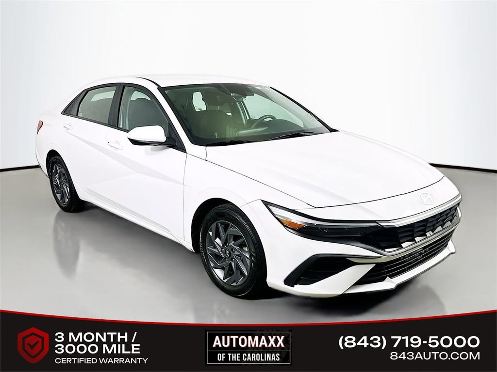 Used 2024 Hyundai Elantra SEL image 1