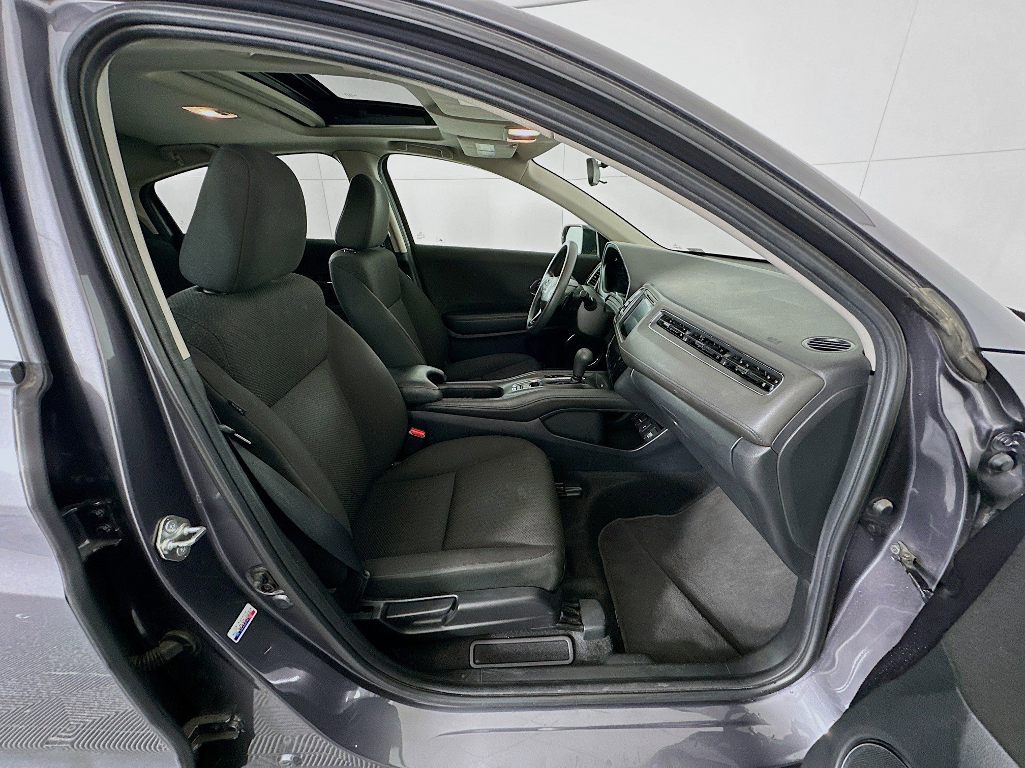 Used 2018 Honda HR-V EX image 30