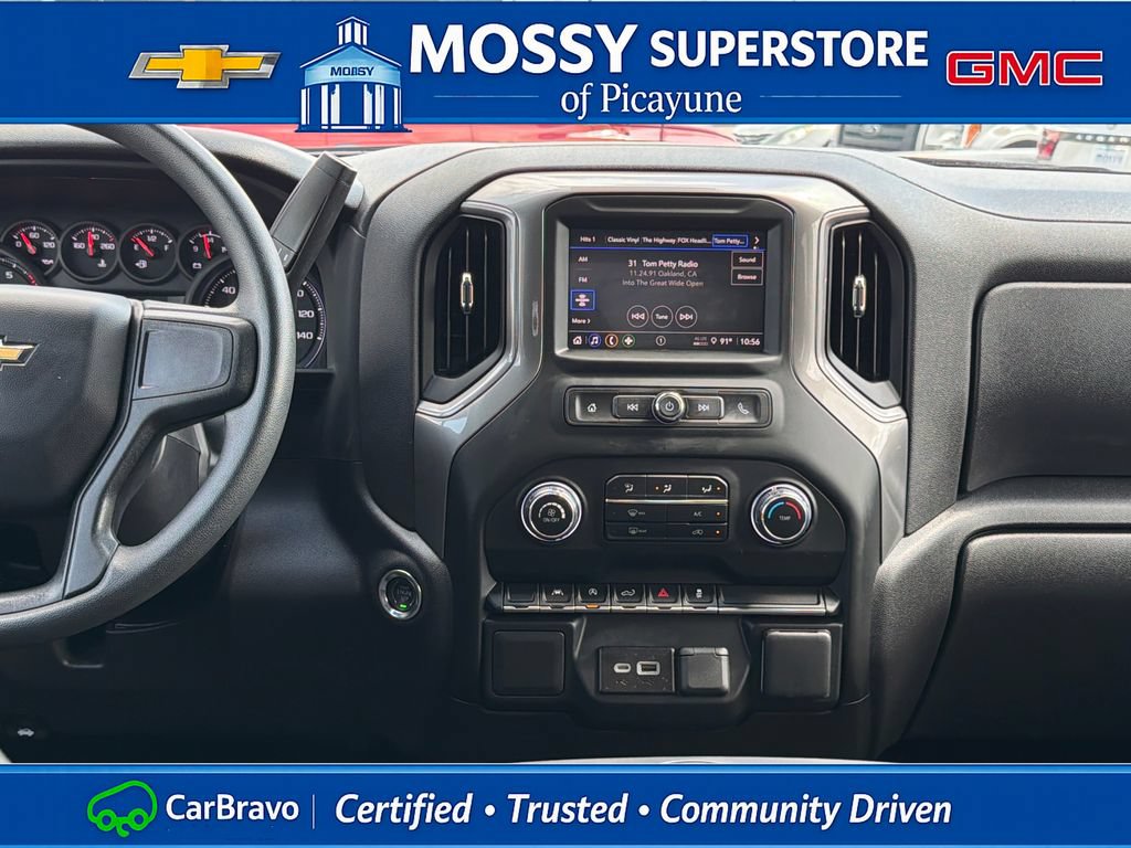 Certified 2025 Chevrolet Silverado 1500 Custom w/ Turbomax Blackout Package AWD/4WD image 18