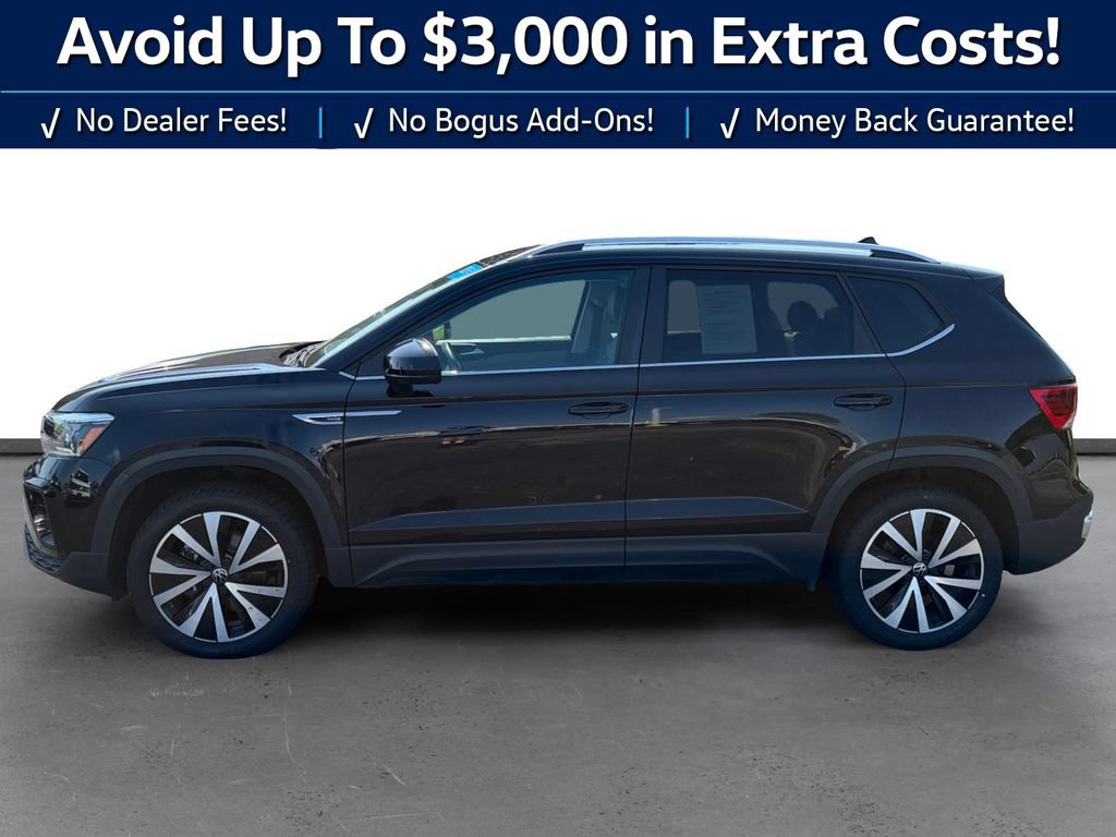 Used 2023 Volkswagen Taos SE FWD image 2