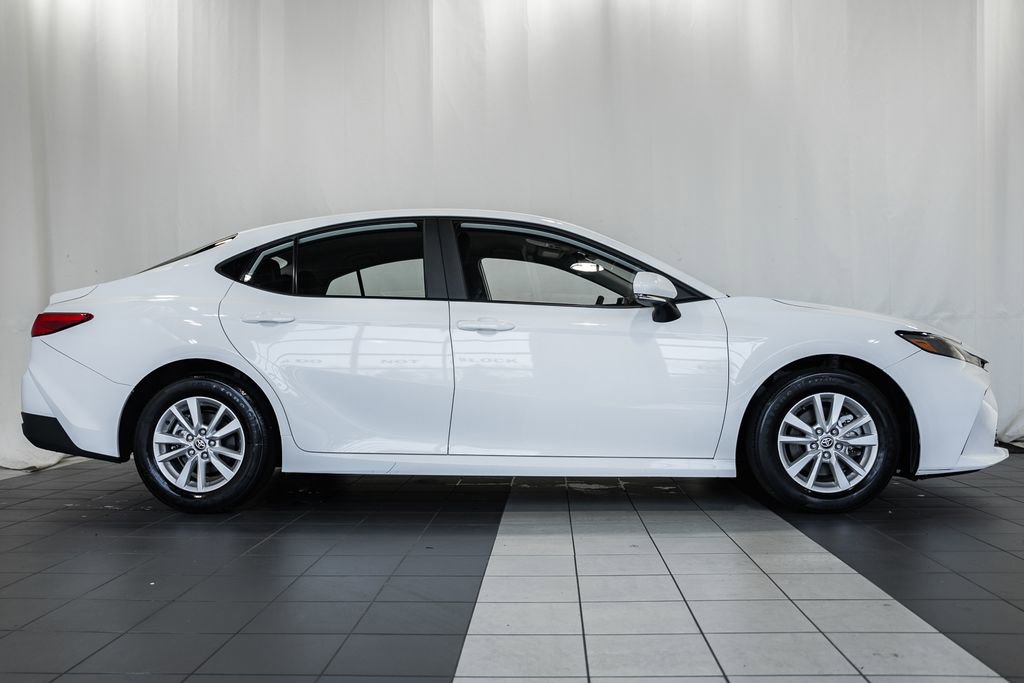 Used 2025 Toyota Camry LE FWD image 3