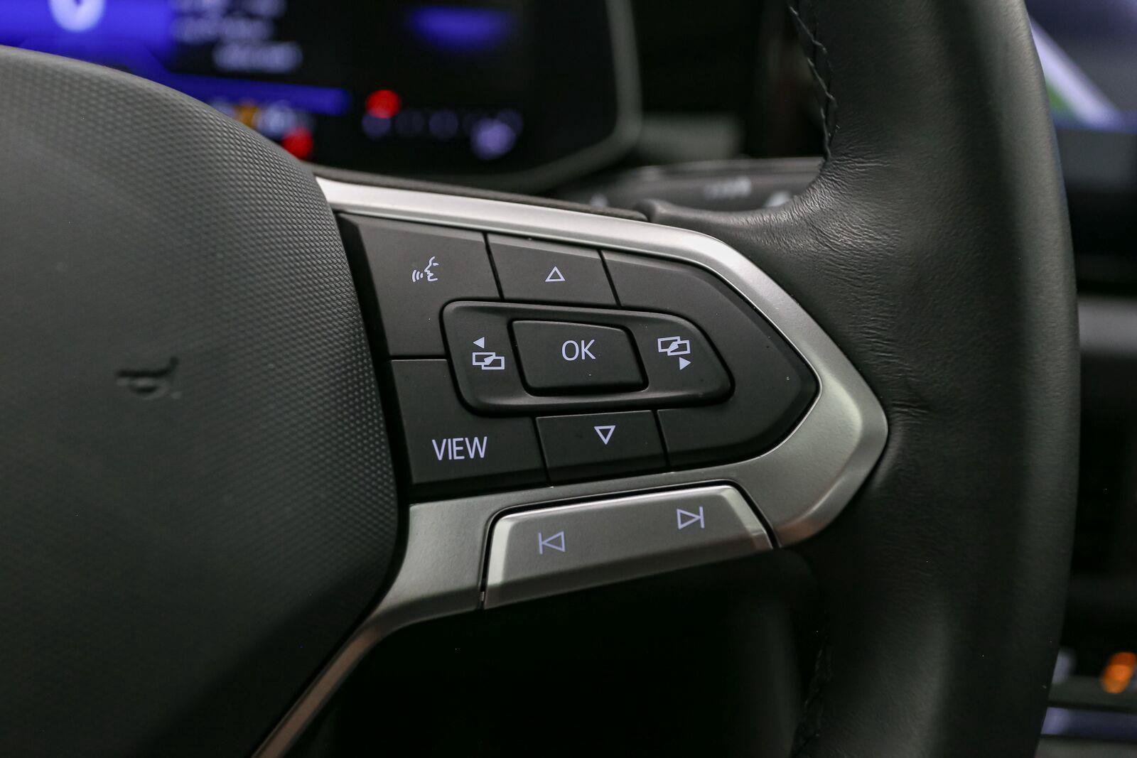 Certified 2026 Volkswagen Jetta SE FWD image 36