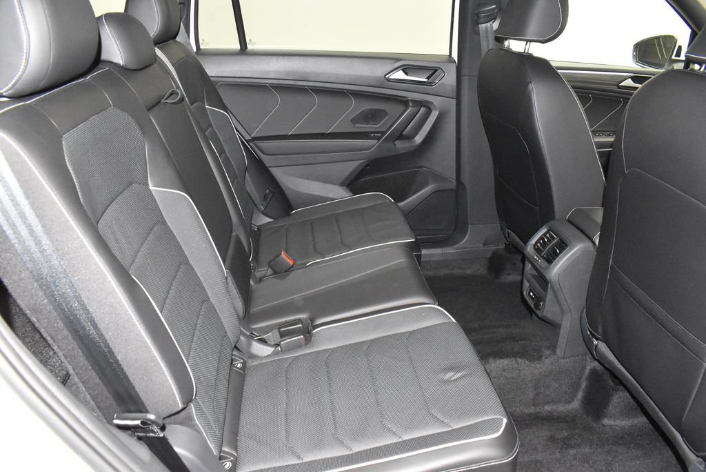 Used 2024 Volkswagen Tiguan SEL R-Line AWD/4WD image 34