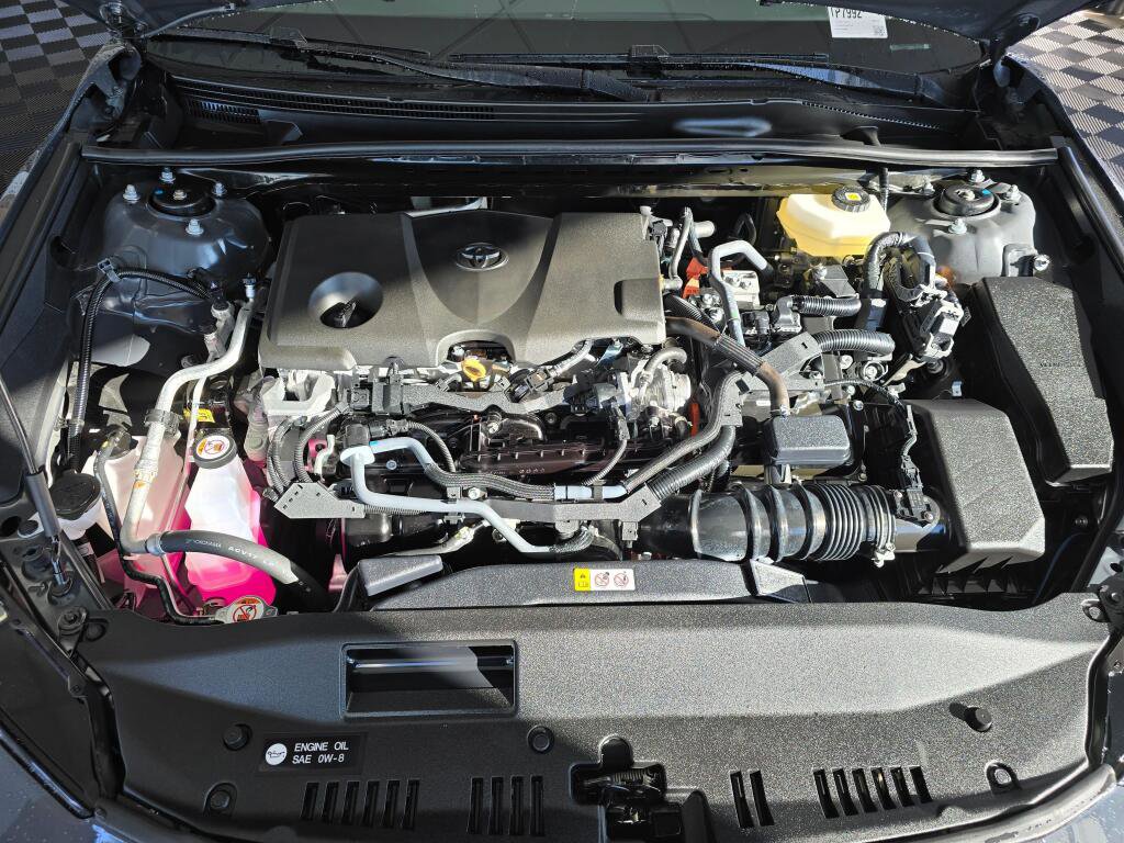 Used 2025 Toyota Camry SE image 9