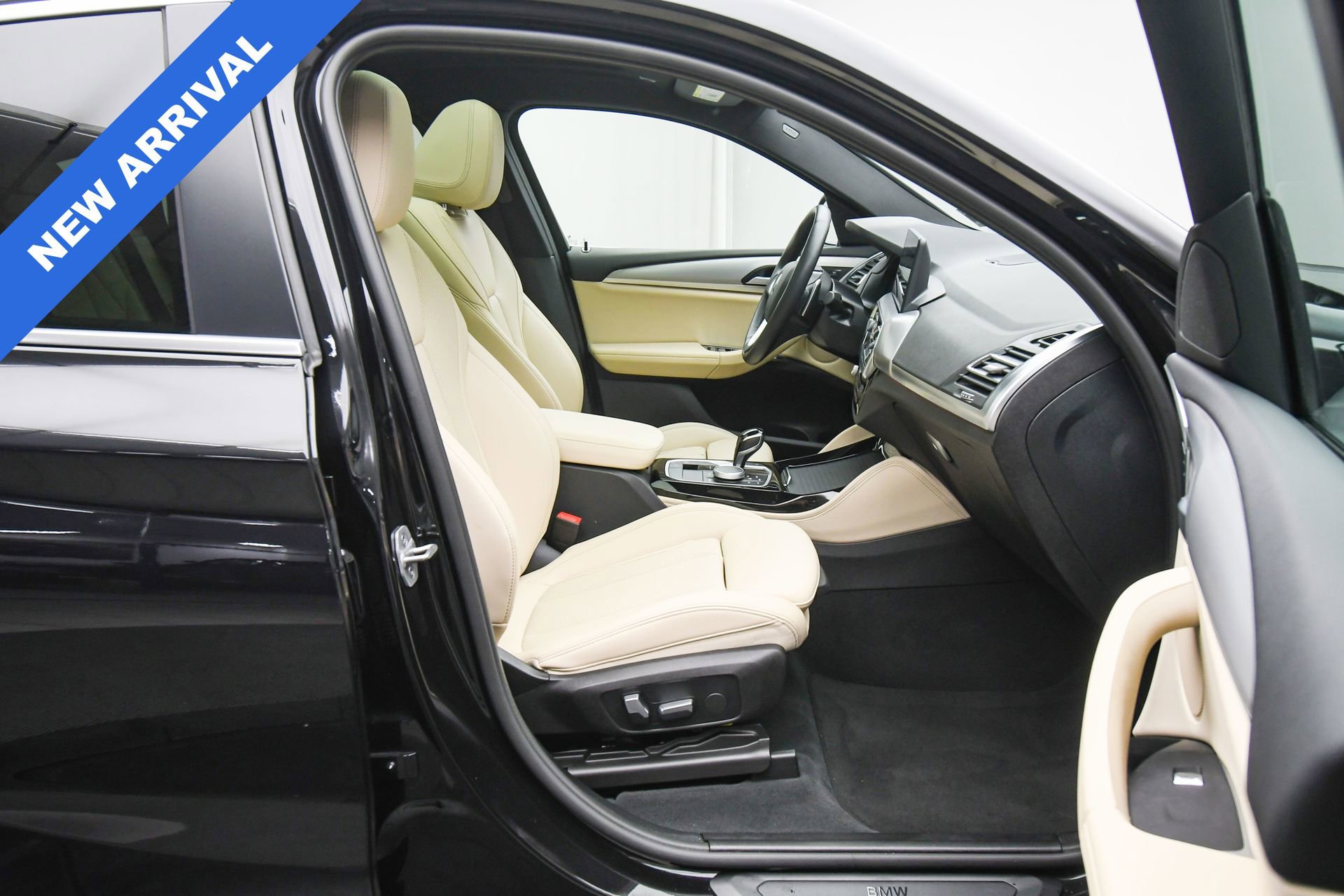 Used 2023 BMW X4 xDrive30i w/ Convenience Package image 47