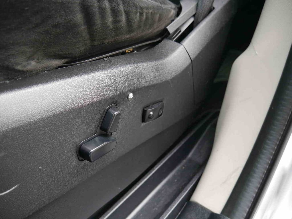 Used 2015 Dodge Grand Caravan SXT image 24