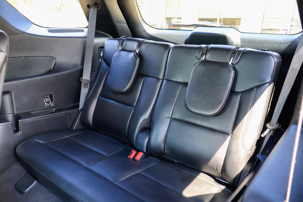 Used 2020 Ford Explorer XLT w/ Equipment Group 202A RWD image 11