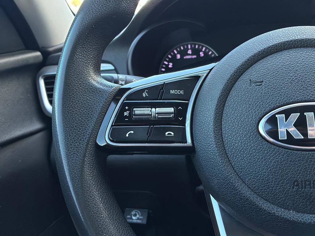 Used 2020 Kia Optima LX FWD image 25