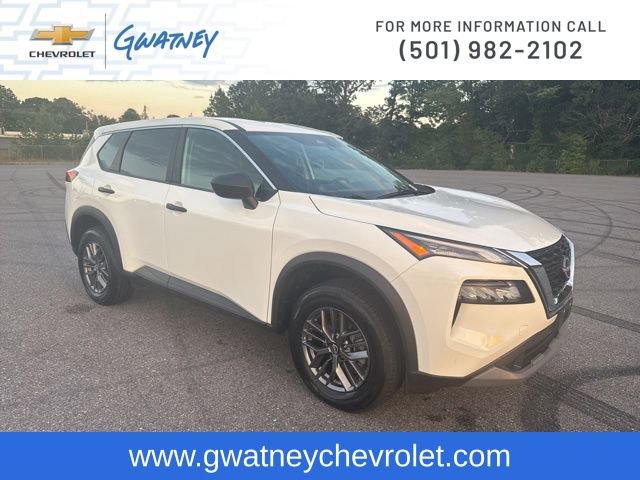 Used 2023 Nissan Rogue S image 3