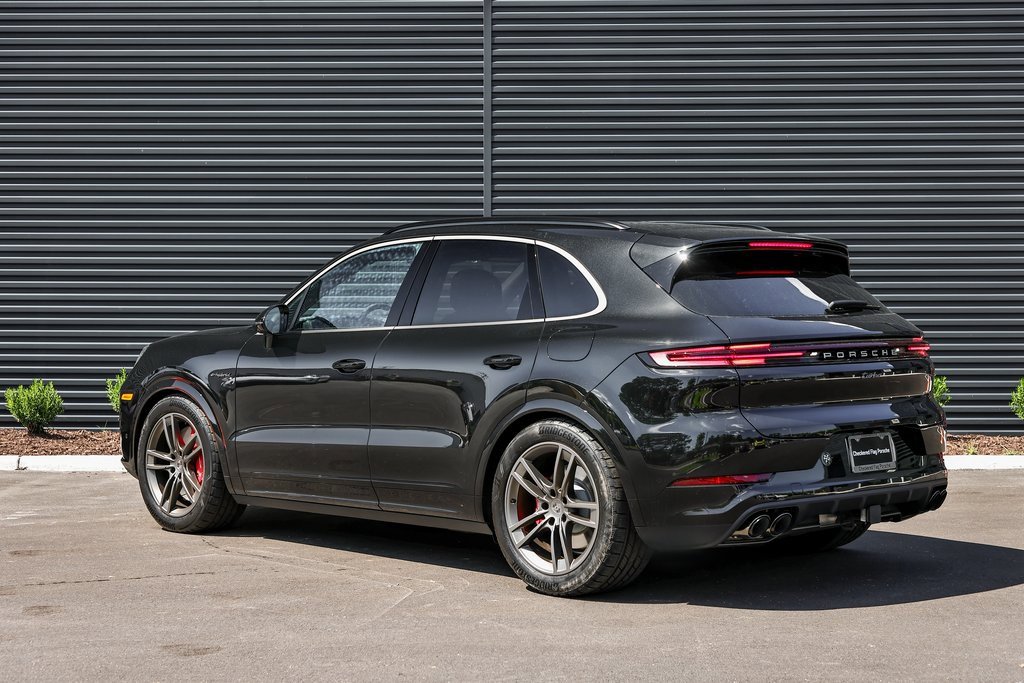 New 2026 Porsche Cayenne Turbo image 3