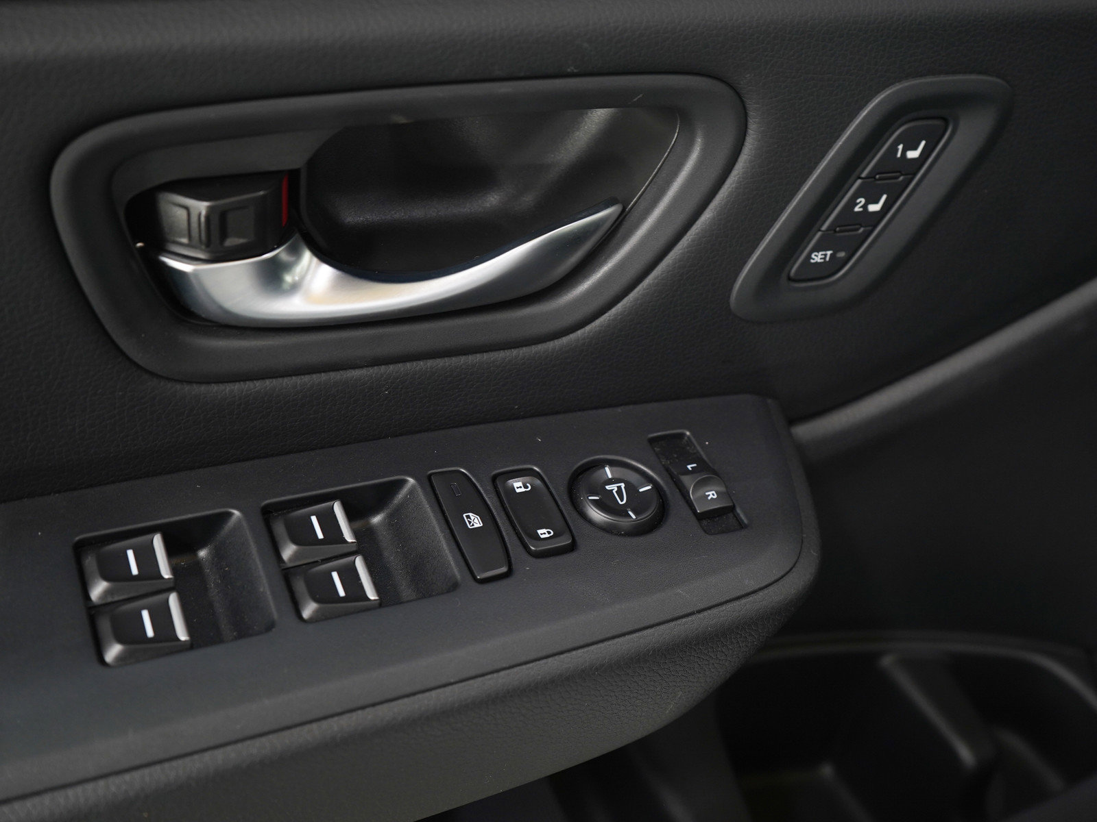 Used 2023 Honda Pilot EX-L image 25
