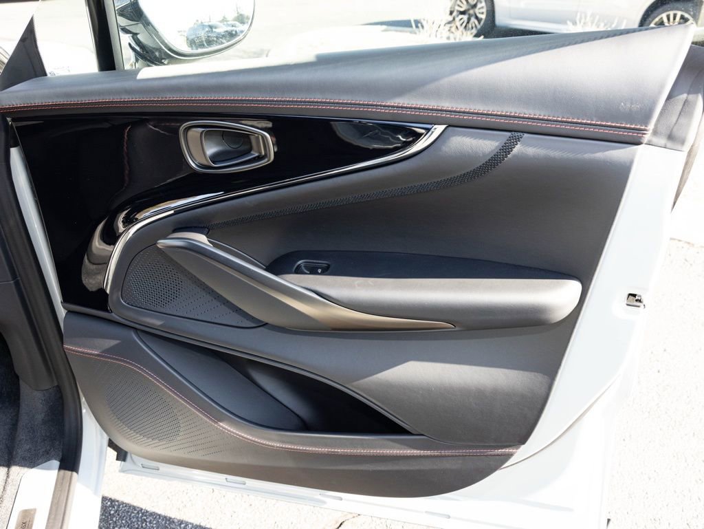 New 2026 Aston Martin DBX 707 image 62