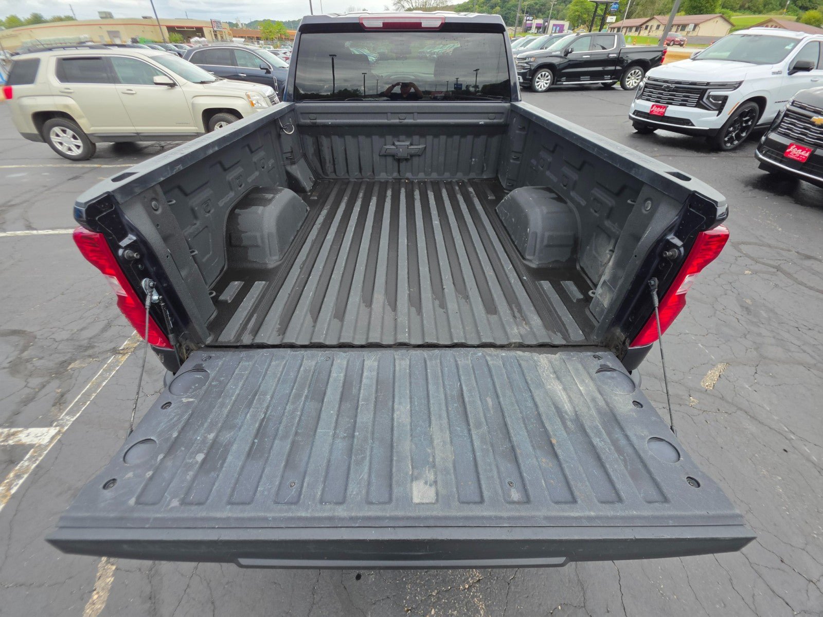 Used 2022 Chevrolet Silverado 1500 W/T w/ WT Value Package AWD/4WD image 18