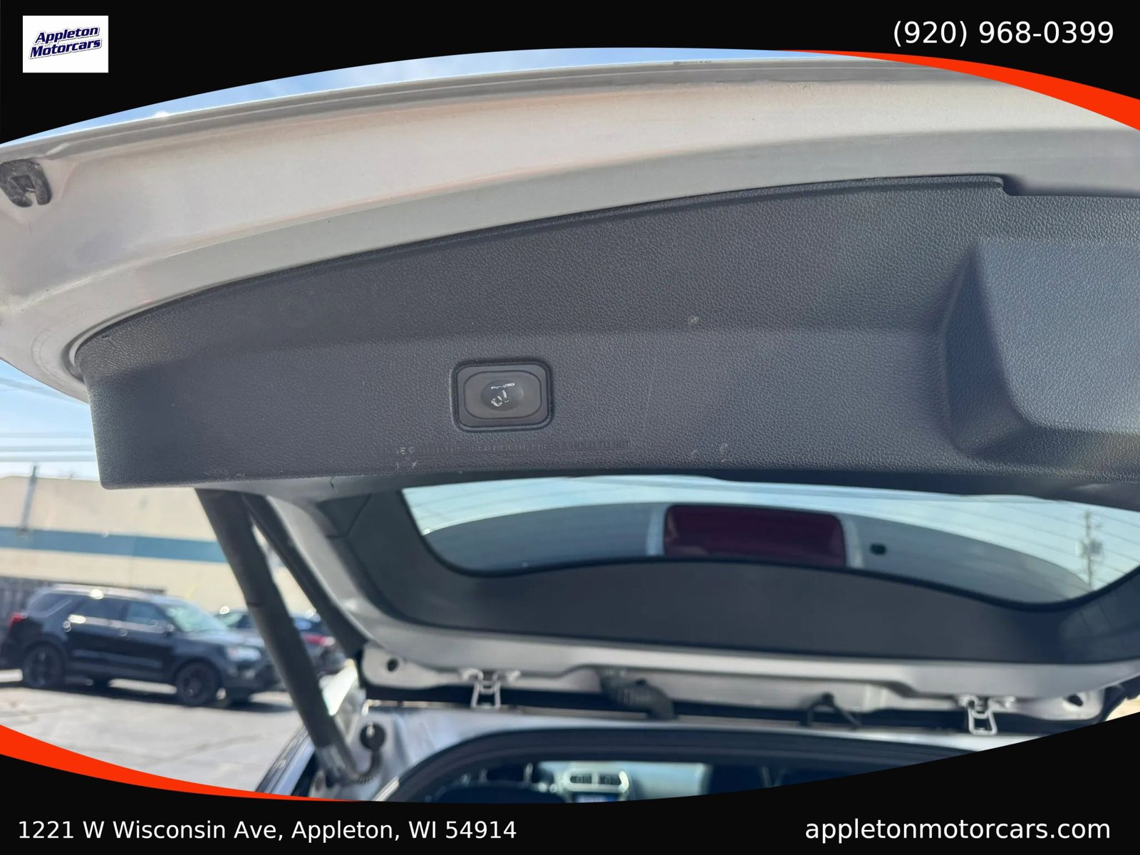 Used 2017 Ford Explorer XLT w/ Equipment Group 202A image 38