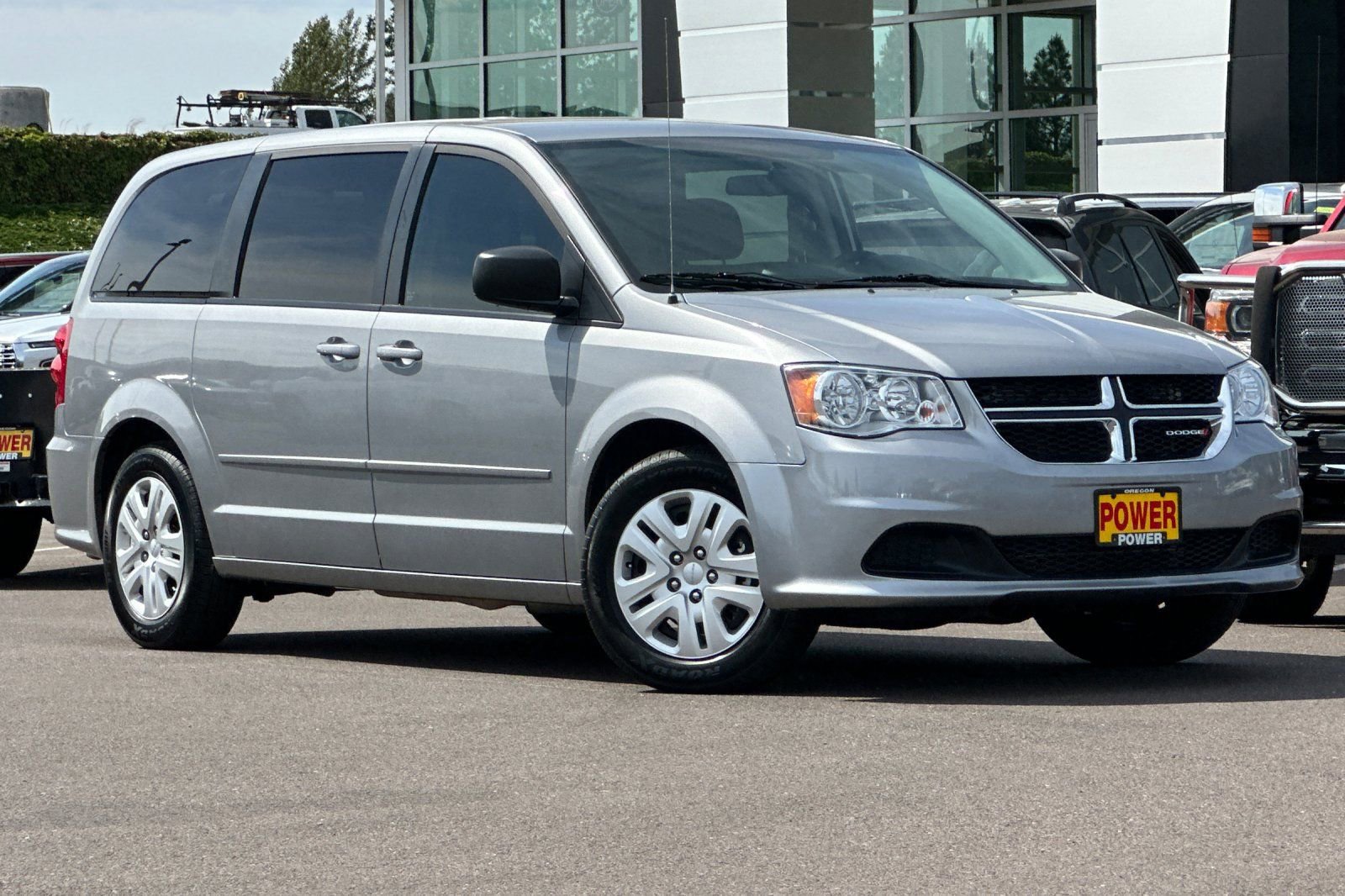 Used 2015 Dodge Grand Caravan SE w/ Quick Order Package 29E SE FWD image 2