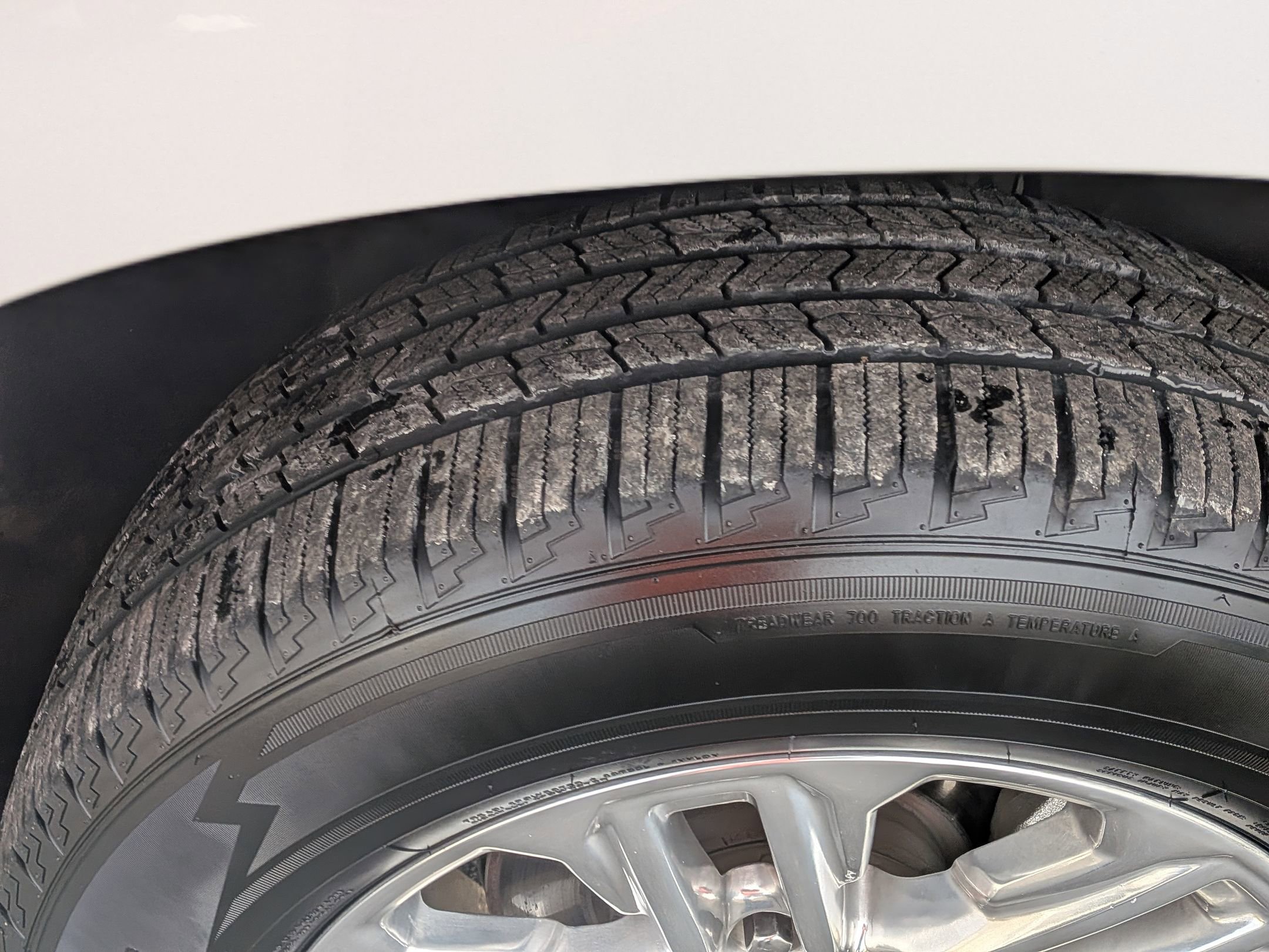 Used 2024 GMC Yukon XL SLT image 13