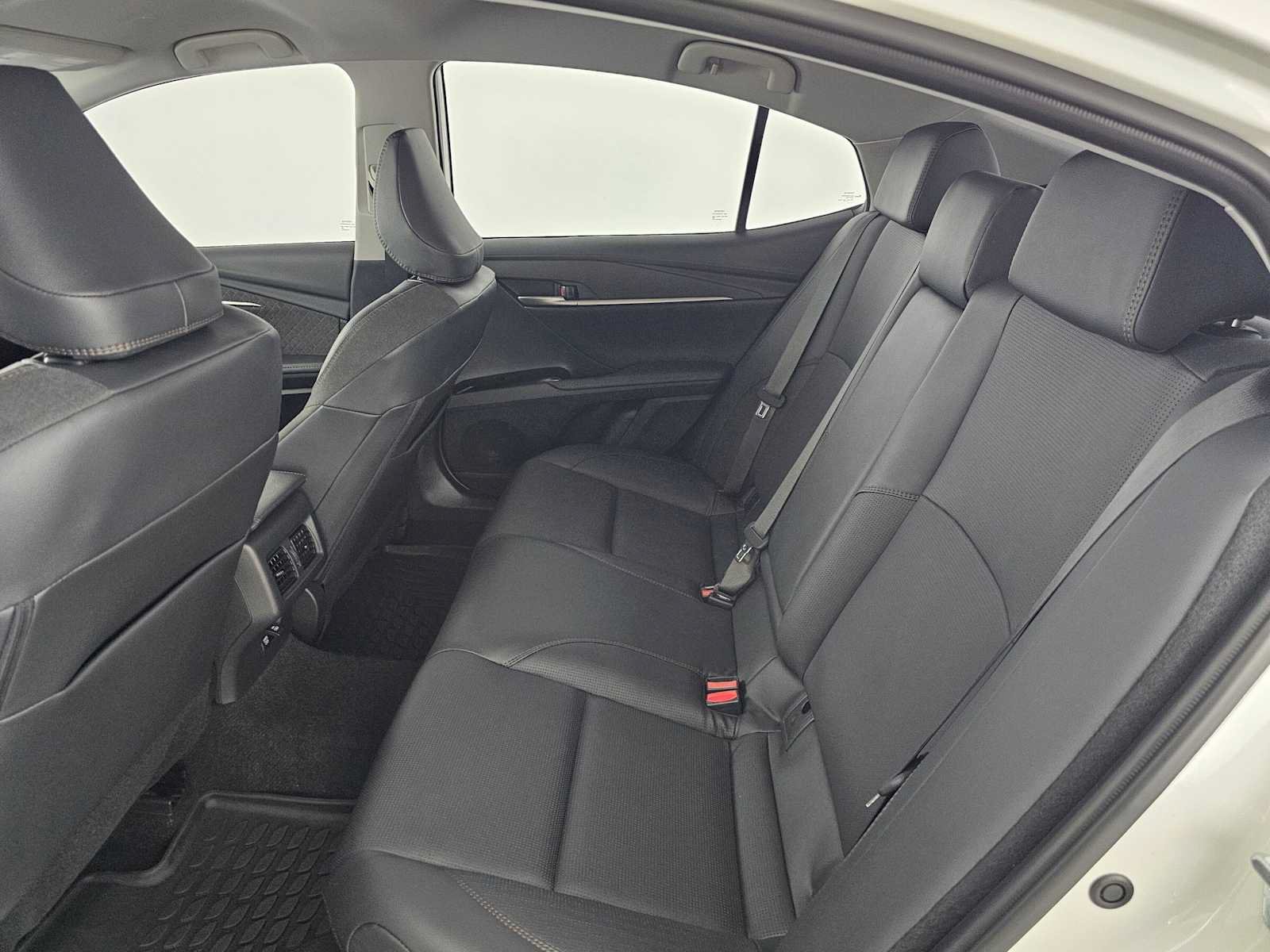 Used 2026 Toyota Camry XLE FWD image 16