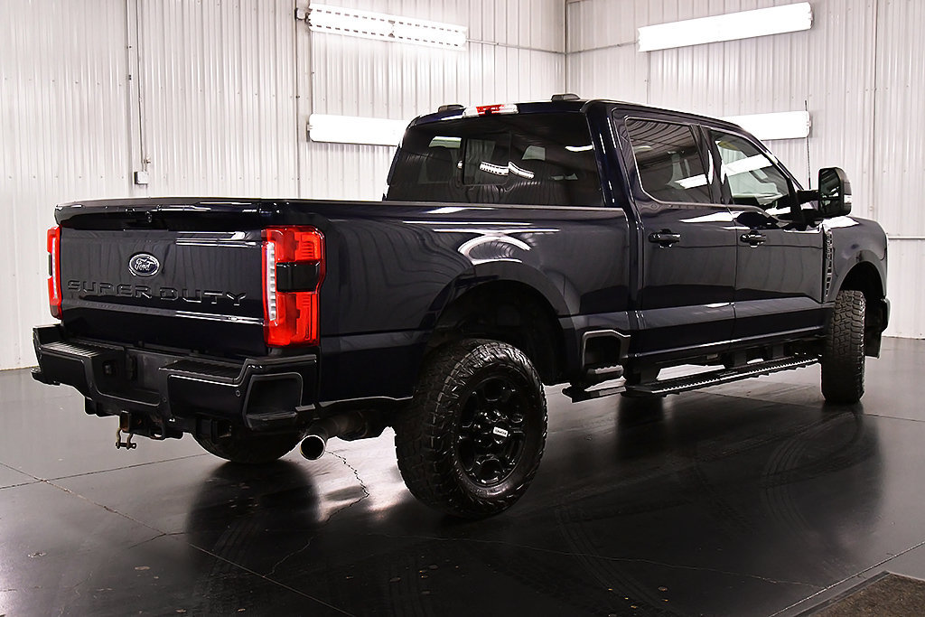 Used 2023 Ford F250 XLT w/ XLT Premium Package AWD/4WD image 7