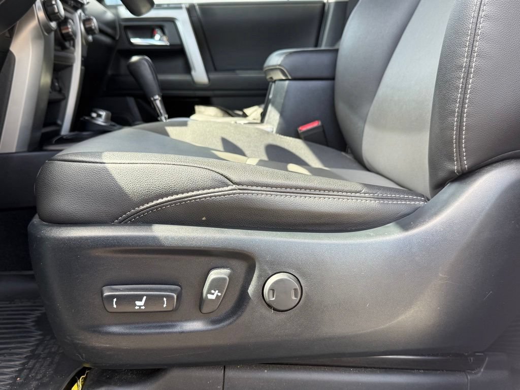 Used 2020 Toyota 4Runner SR5 Premium AWD/4WD image 10