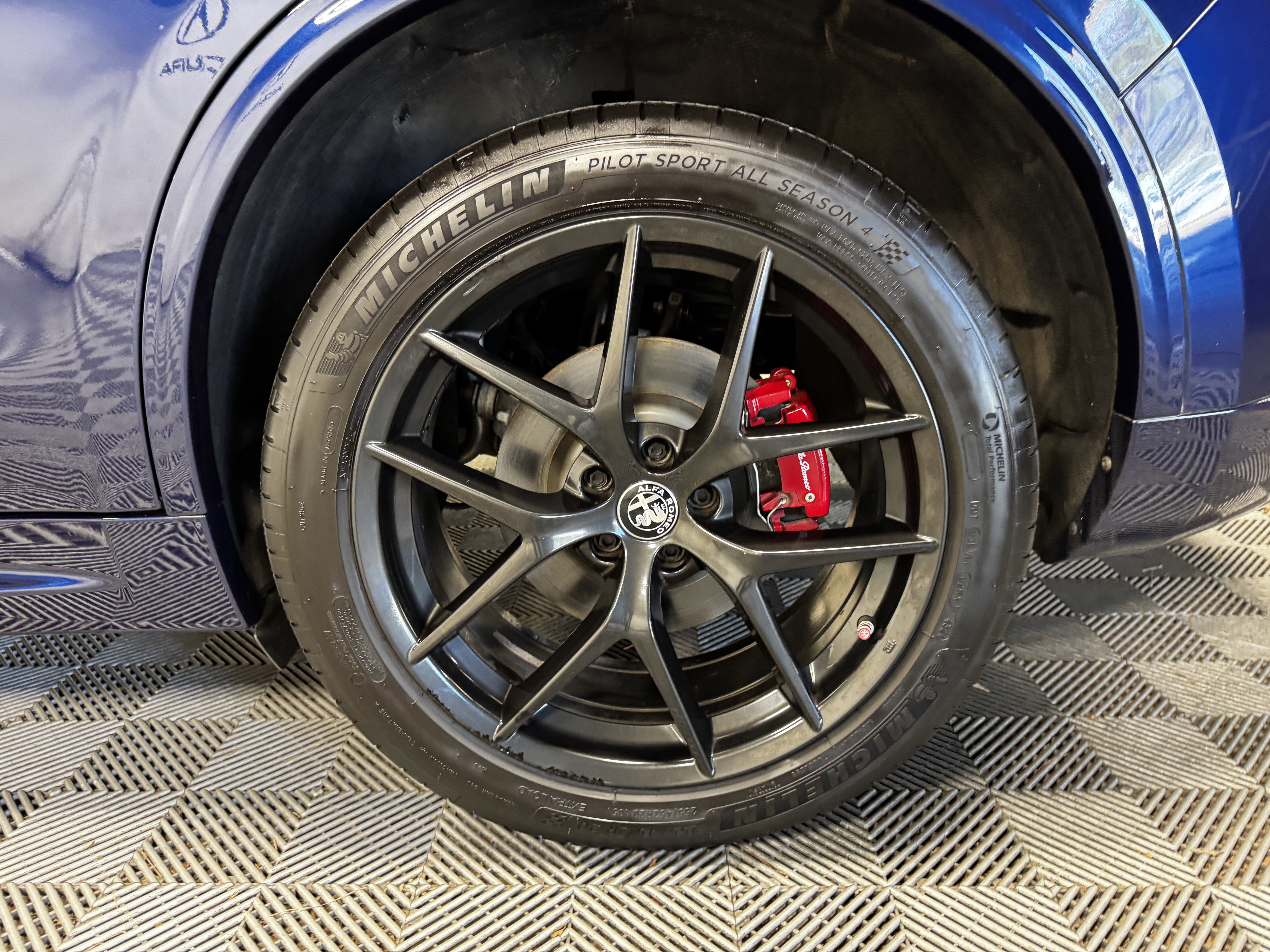 Used 2020 Alfa Romeo Stelvio Ti w/ Nero Edizione image 49