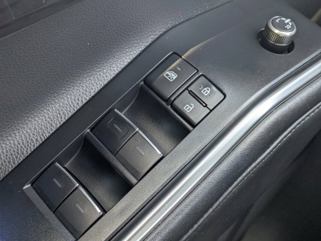 Used 2021 Toyota Highlander Limited image 23