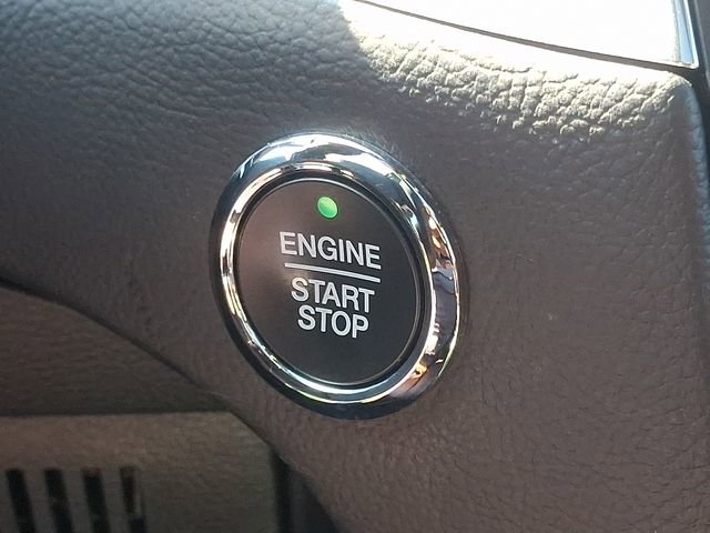 Used 2021 Ford Edge Titanium w/ Equipment Group 301A FWD image 18