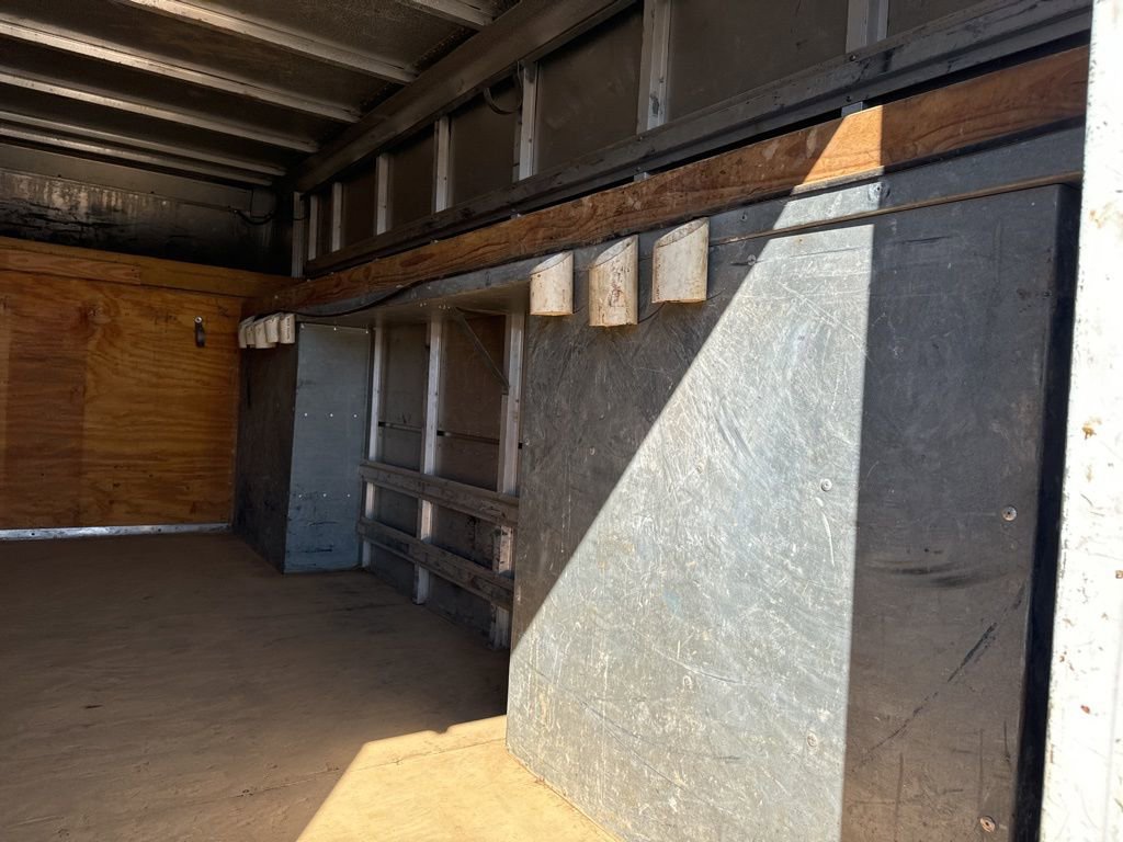 Used 2015 Ford E-350 and Econoline 350 Super Duty image 12