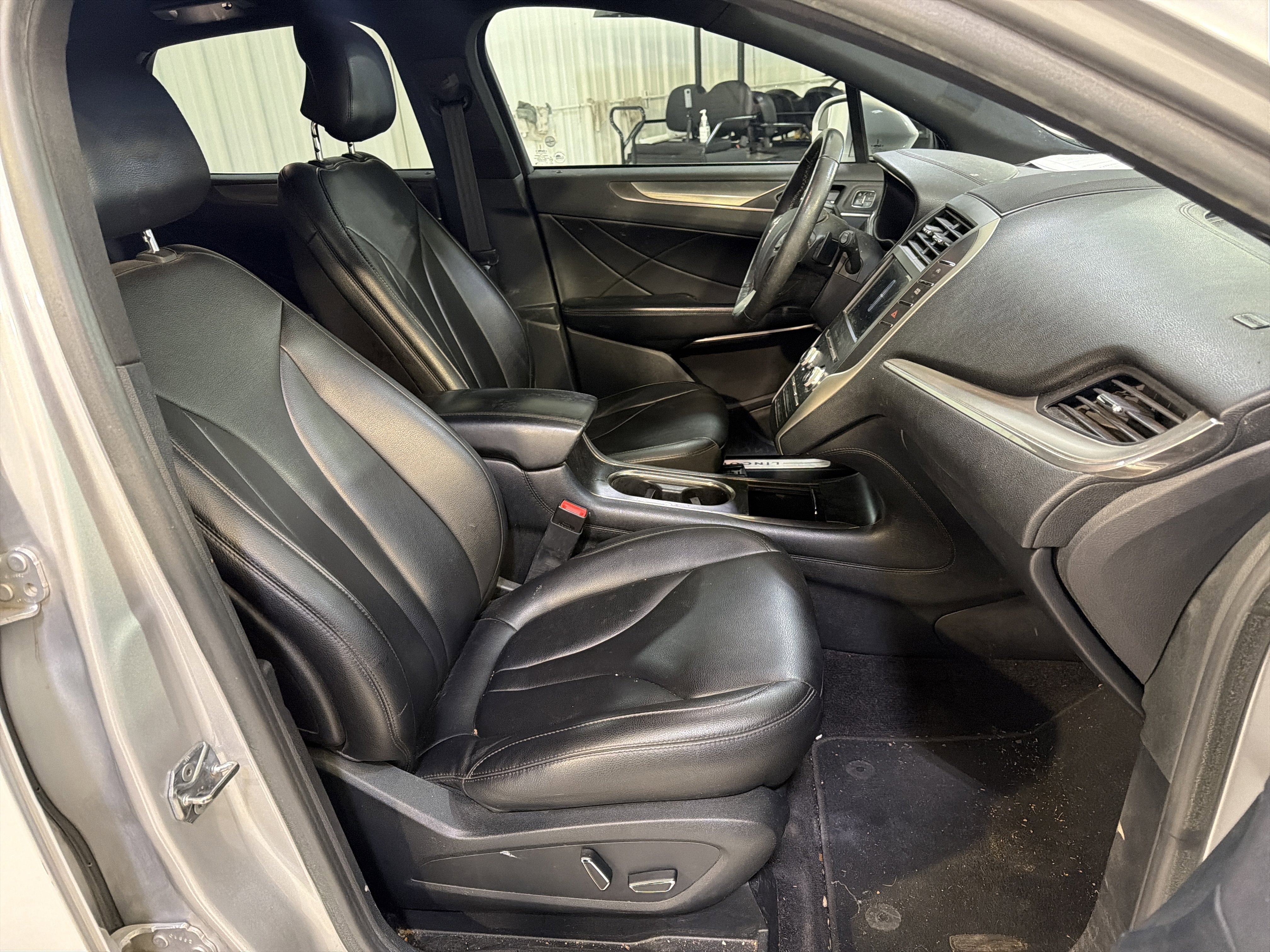 Used 2017 Lincoln MKC Premiere FWD image 12