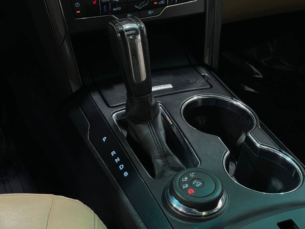 Used 2016 Ford Explorer XLT w/ Equipment Group 202A image 30