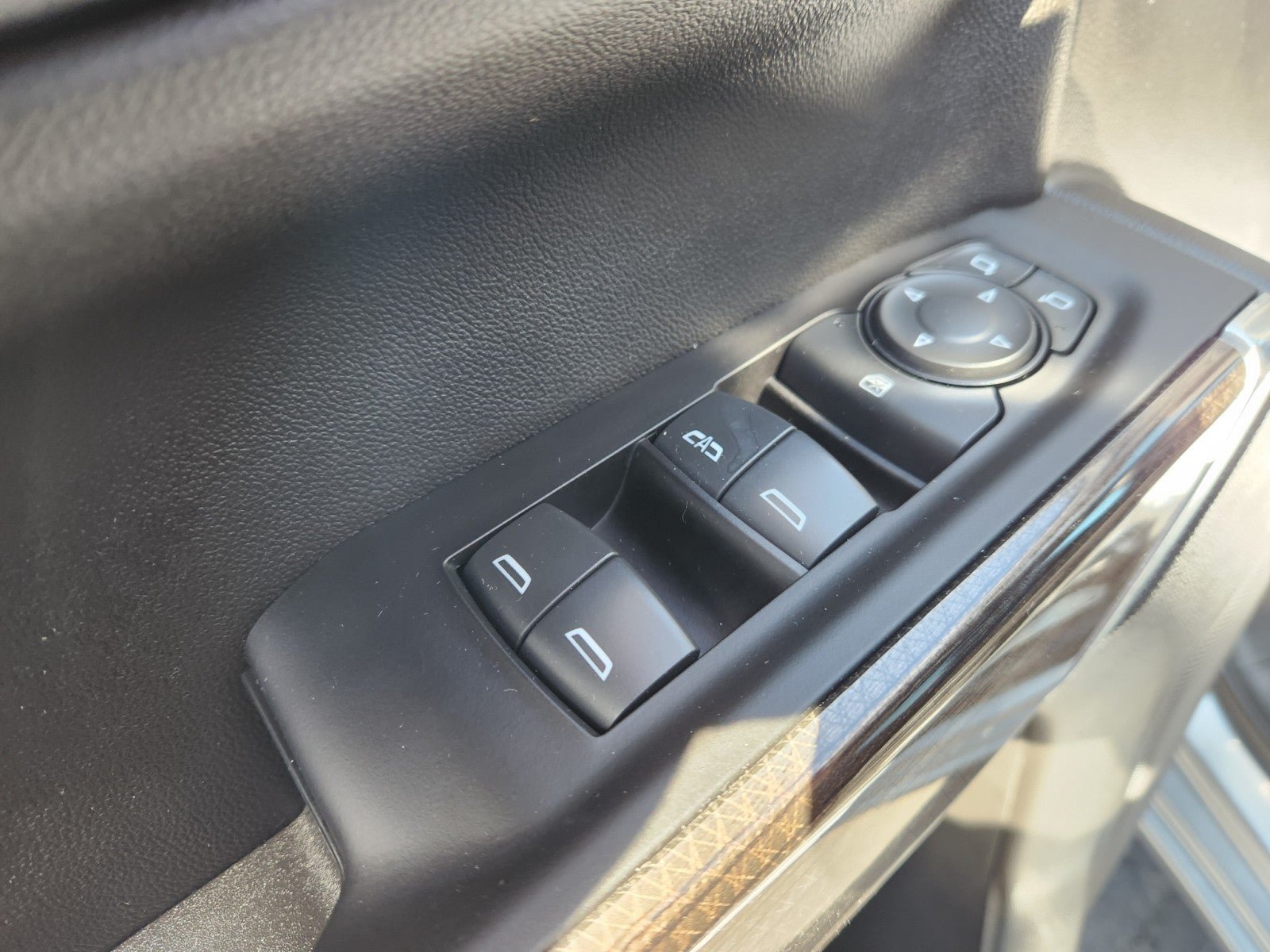 Used 2022 Chevrolet Silverado 1500 RST AWD/4WD image 32
