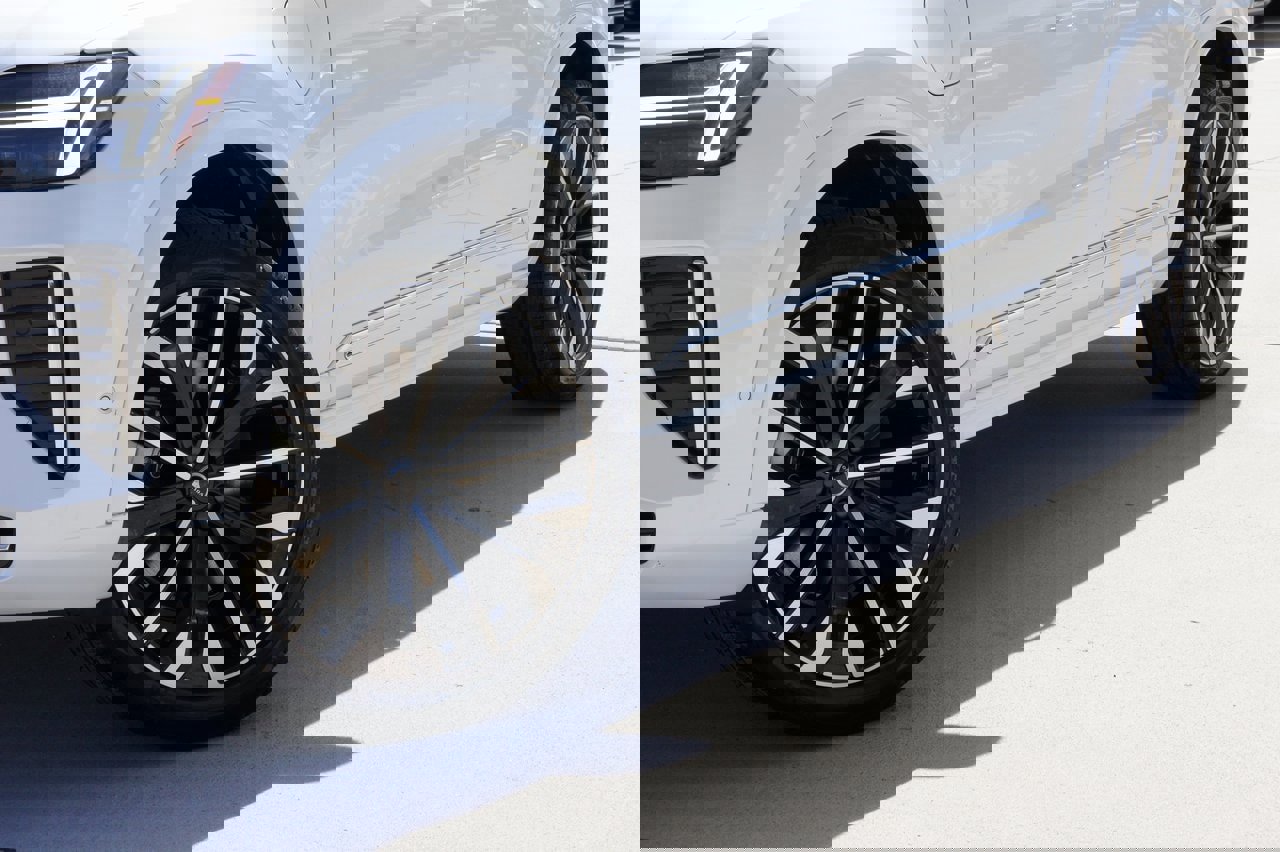 New 2025 Volvo XC90 T8 Ultra w/ Protection Package Premier image 7