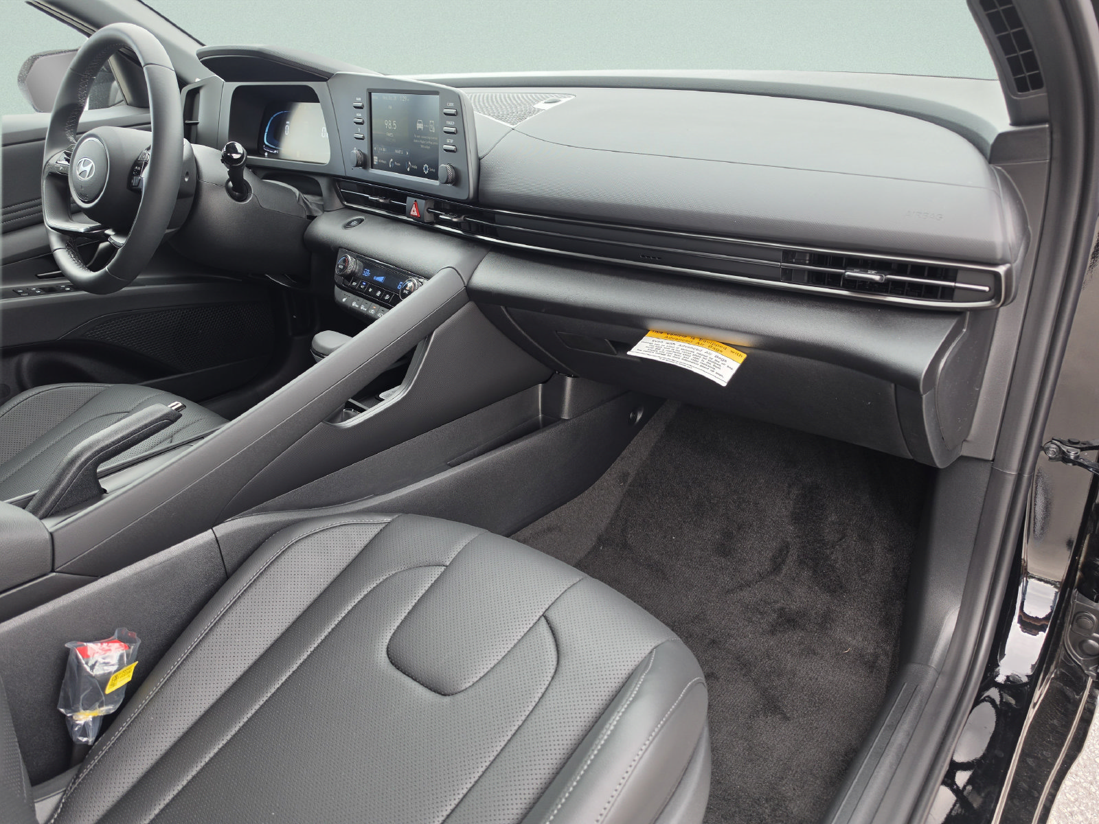 New 2026 Hyundai Elantra SEL Sport FWD image 14