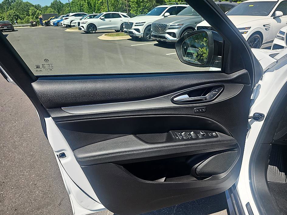 Used 2024 Alfa Romeo Stelvio Ti w/ Active Assist Plus Package image 12