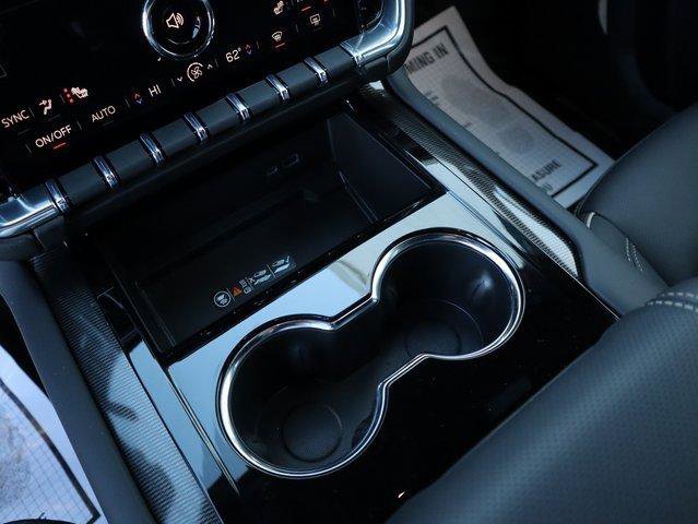 New 2025 GMC Yukon Elevation image 39