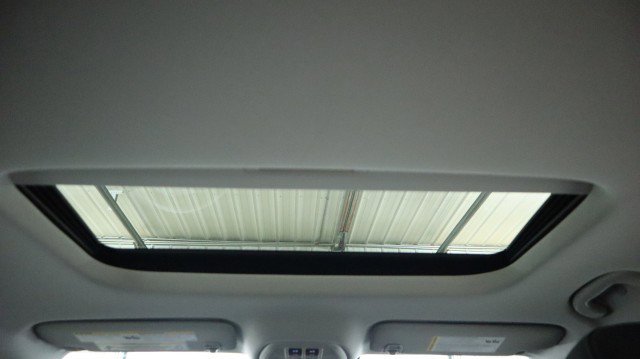 Used 2024 Chevrolet Trax LT w/ Sunroof Package image 12