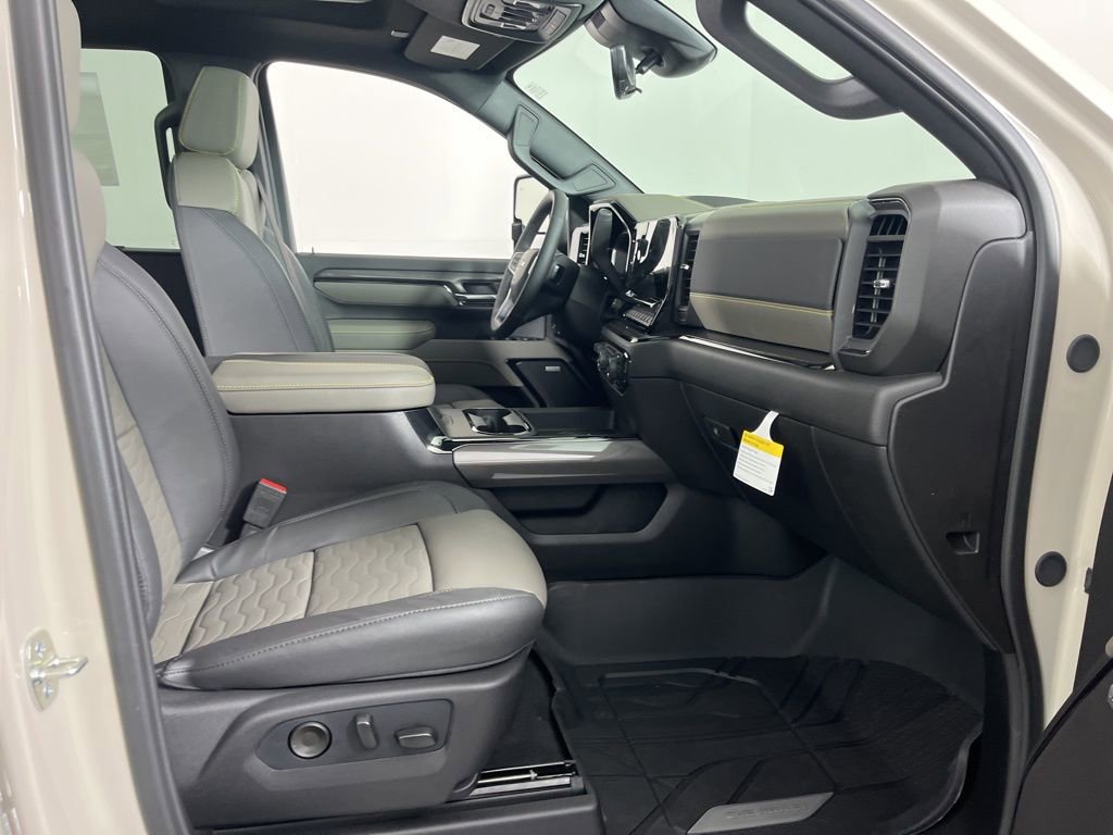 New 2026 Chevrolet Silverado 2500 ZR2 w/ LPO, Dark Essentials Package image 11