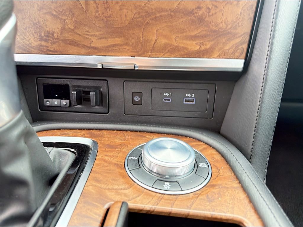 Used 2024 Nissan Armada SL image 33