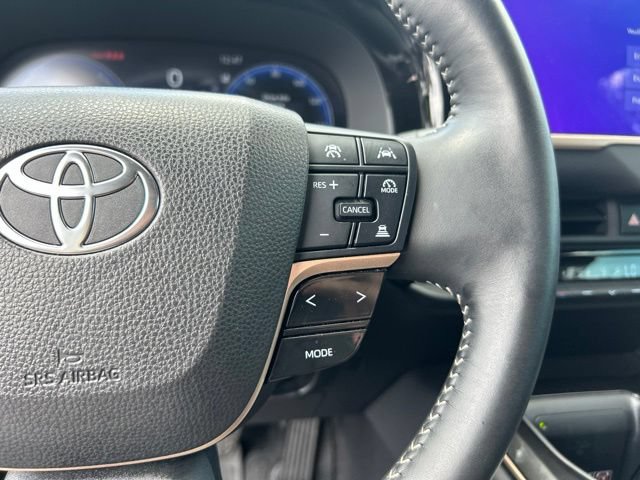 Used 2025 Toyota Crown AWD/4WD image 21