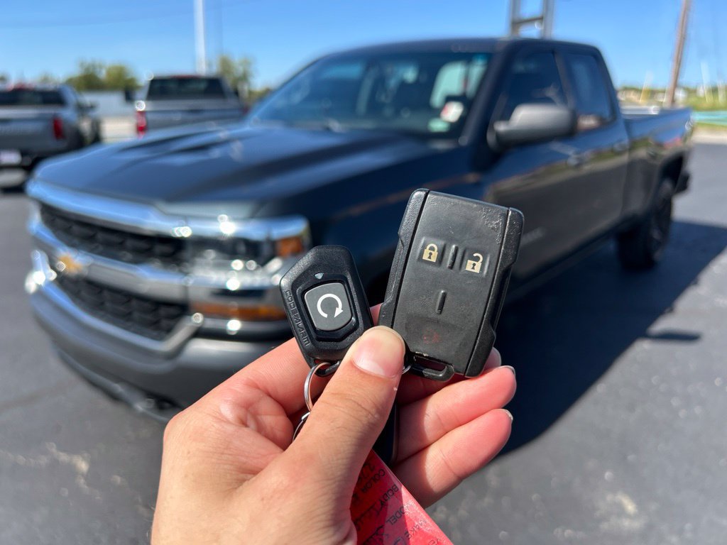Used 2017 Chevrolet Silverado 1500 W/T w/ Trailering Package AWD/4WD image 36