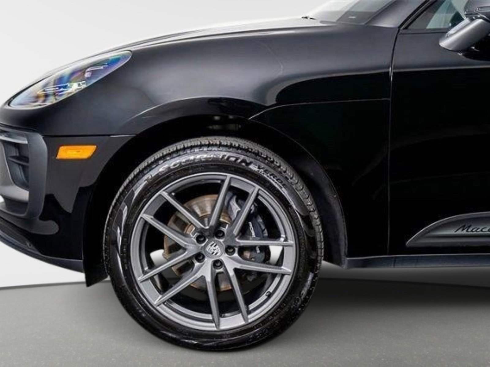 Used 2025 Porsche Macan Turbo AWD/4WD image 19