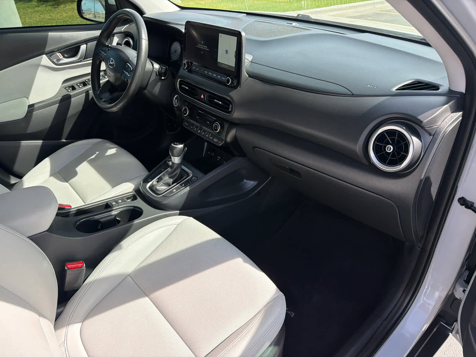 Used 2023 Hyundai Kona Limited AWD/4WD image 13