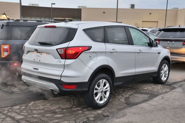 Used 2019 Ford Escape SE image 4