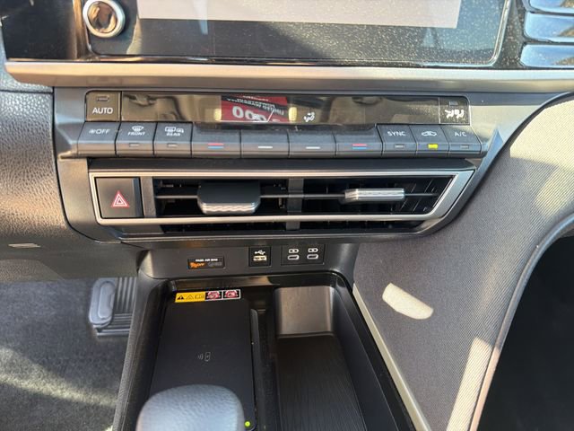 Used 2025 Toyota Camry LE FWD image 22