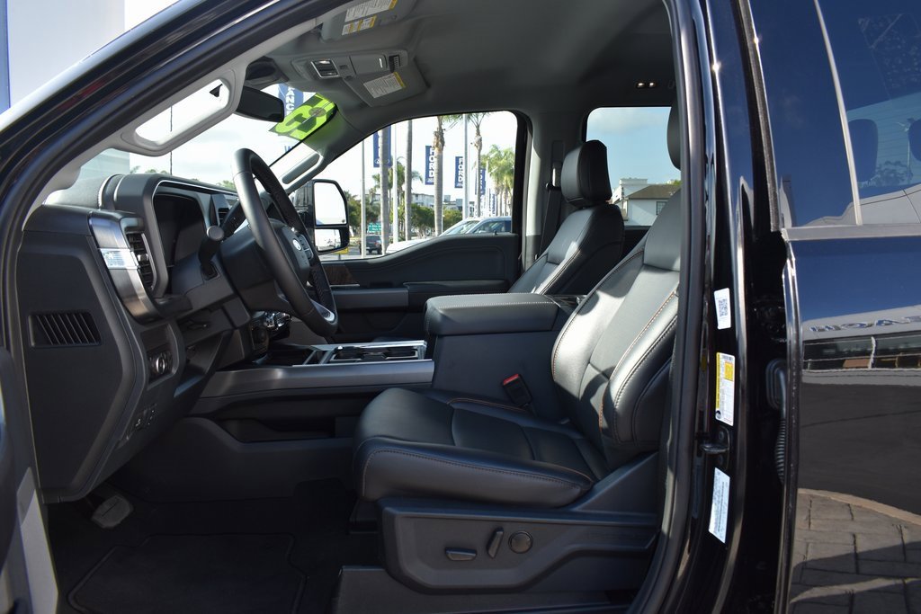 Used 2025 Ford F350 Lariat w/ FX4 Off-Road Package image 22