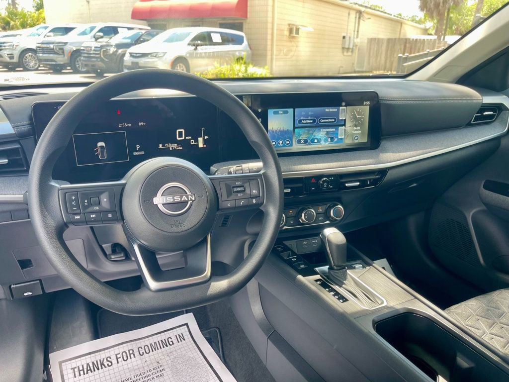 Used 2025 Nissan Kicks SV FWD image 12