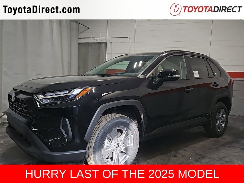 New 2025 Toyota RAV4 XLE image 4
